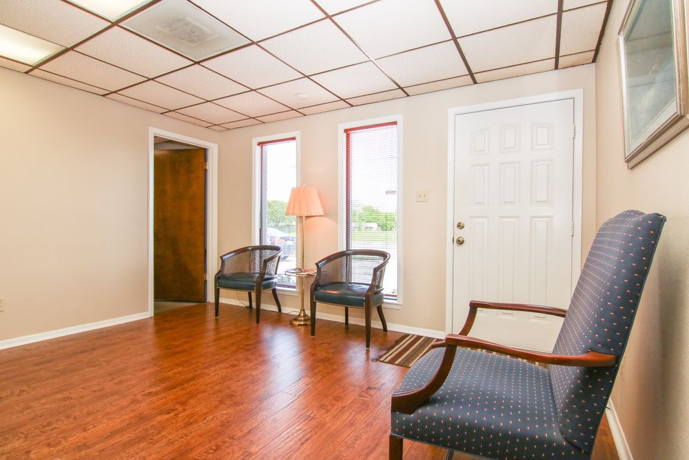 1017 W South St, Alvin, TX 77511